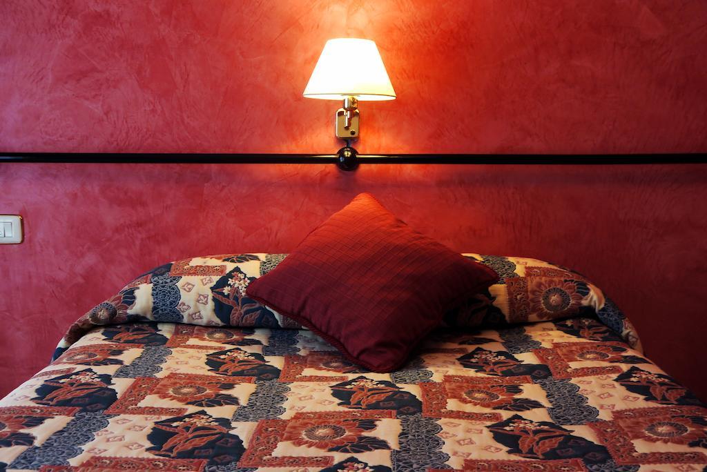 Hotel Lena Pola de Lena Quarto foto