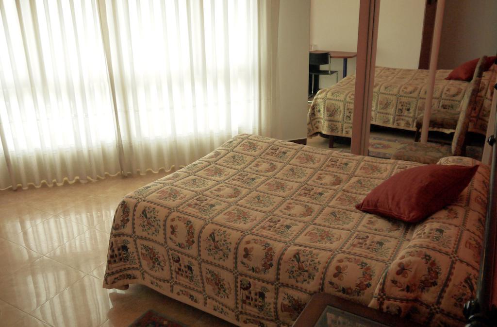 Hotel Lena Pola de Lena Quarto foto